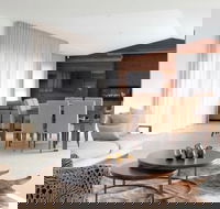 Studio Collective - Internet Find