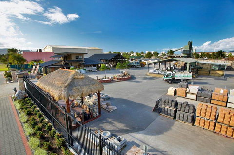 Cairns Raw Materials - Renee 0