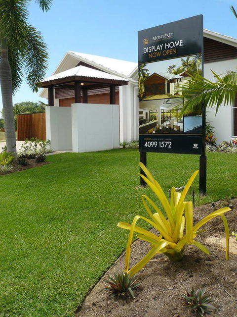 Harden Park Lawns - Renee 0