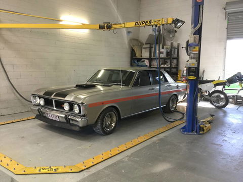 J & B Automotive Spray Painting - Internet Find 4