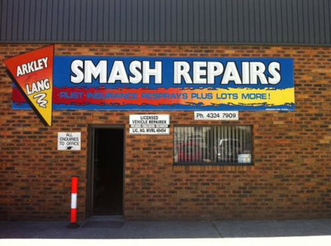 Arkley & Lang Smash Repairs - Internet Find 1