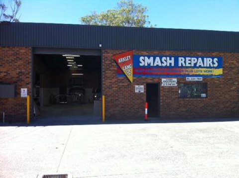 Arkley & Lang Smash Repairs - Internet Find 2