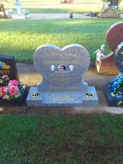 Cairns Monumental - Renee 1