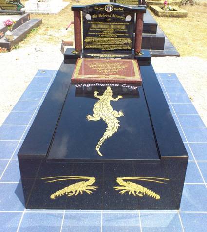 Cairns Monumental - Renee 4