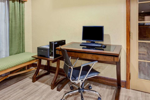 Baymont By Wyndham Kennesaw - Internet Find 28