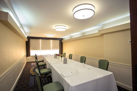 Holiday Inn Athens - University Area - Renee 17