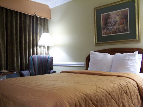 Kinderlou Inn - Renee 32