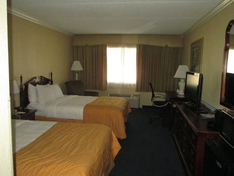 Kinderlou Inn - Renee 18