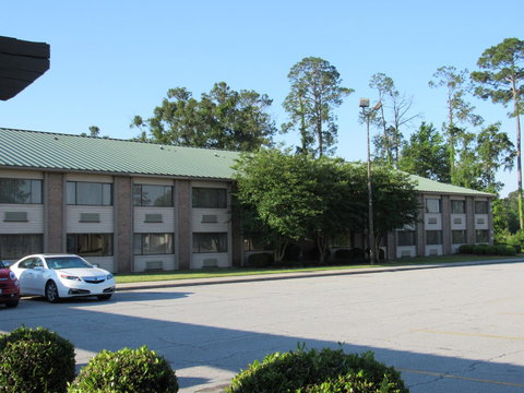 Kinderlou Inn - Renee 12