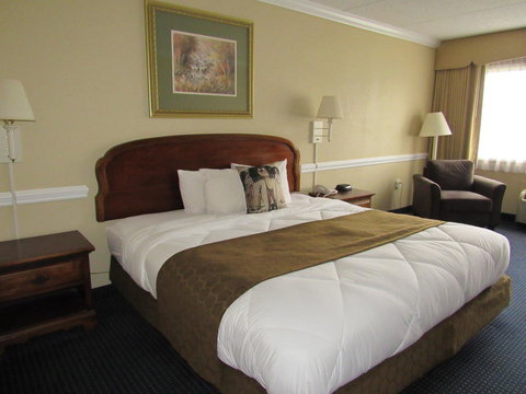 Kinderlou Inn - Renee 15