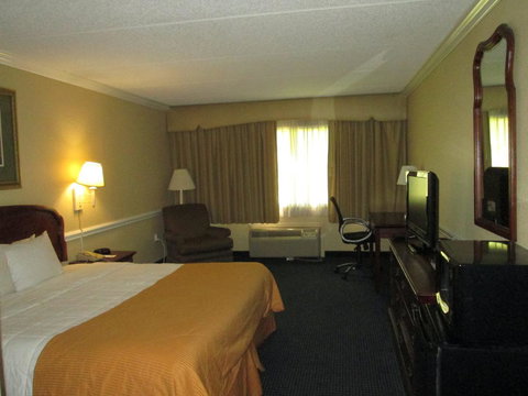 Kinderlou Inn - Renee 1