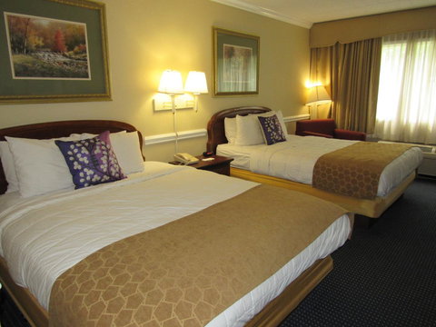 Kinderlou Inn - Renee 0