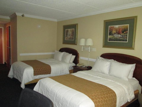 Kinderlou Inn - Renee 25