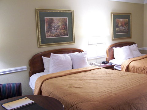 Kinderlou Inn - Renee 33