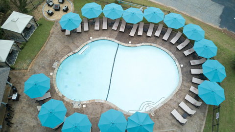 Valhalla Resort Hotel - Swimm 8