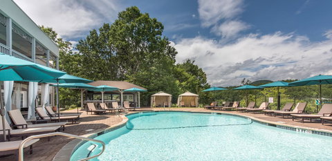 Valhalla Resort Hotel - Swimm 11