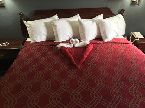 Econo Lodge Helen - Swimm 1