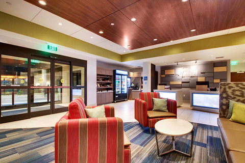 Holiday Inn Express & Suites Helen - Swimm 17
