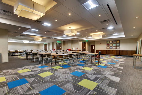 Holiday Inn Express & Suites Helen - Swimm 16