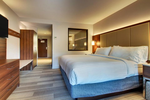 Holiday Inn Express & Suites Helen - Swimm 7