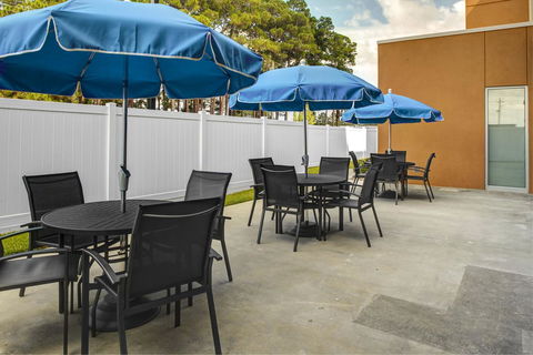 Fairfield Inn & Suites By Marriott Douglas - Renee 32
