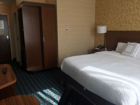 Fairfield Inn & Suites By Marriott Douglas - Renee 23