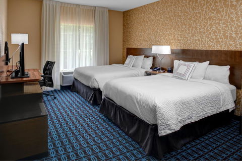 Fairfield Inn & Suites By Marriott Douglas - Renee 21