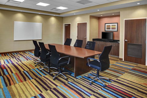 Fairfield Inn & Suites By Marriott Douglas - Renee 31