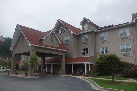 Country Inn & Suites By Radisson, Helen, GA - Swimm 20