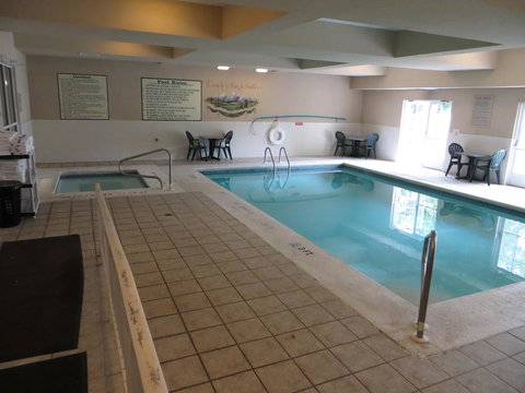 Country Inn & Suites By Radisson, Helen, GA - Swimm 30