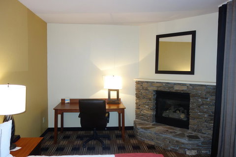 Country Inn & Suites By Radisson, Helen, GA - Swimm 1