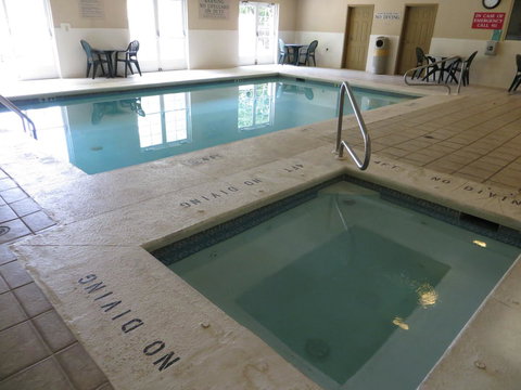 Country Inn & Suites By Radisson, Helen, GA - Swimm 28