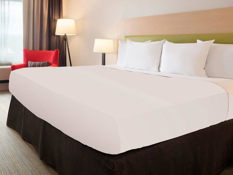 Country Inn & Suites By Radisson, Helen, GA - Swimm 33