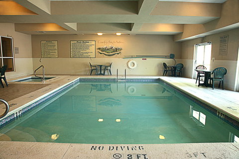 Country Inn & Suites By Radisson, Helen, GA - Swimm 26