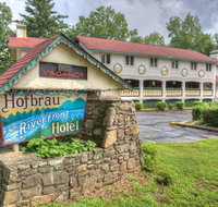 Hofbrau Riverfront Hotel