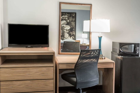 Super 8 By Wyndham Valdosta/Conf Center Area - Renee 11