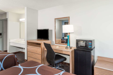 Super 8 By Wyndham Valdosta/Conf Center Area - Renee 22