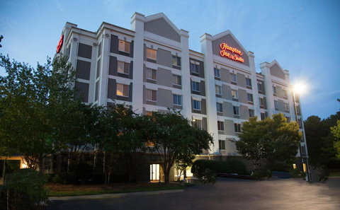 Hampton Inn & Suites Alpharetta-Windward - Renee 0