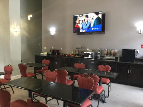 Quality Inn - Renee 8
