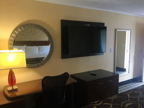 Quality Inn - Renee 9
