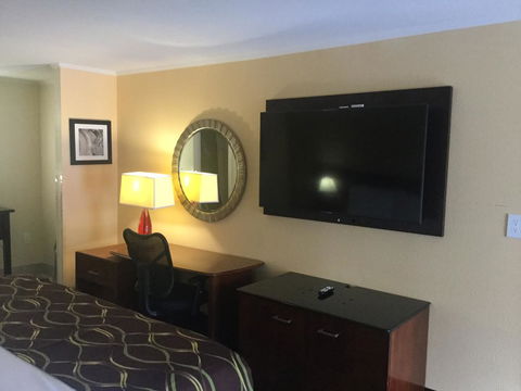Quality Inn - Renee 6