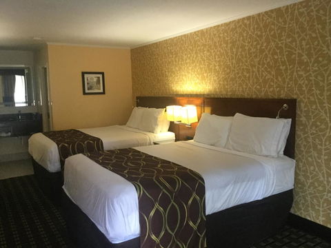 Quality Inn - Renee 3