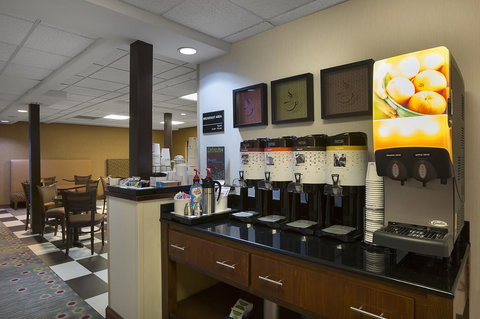 Hampton Inn Helen - Swimm 17