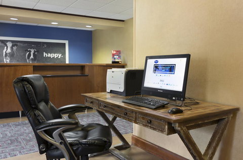 Hampton Inn Helen - Swimm 16