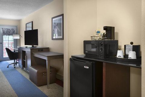 Hampton Inn Helen - Swimm 21