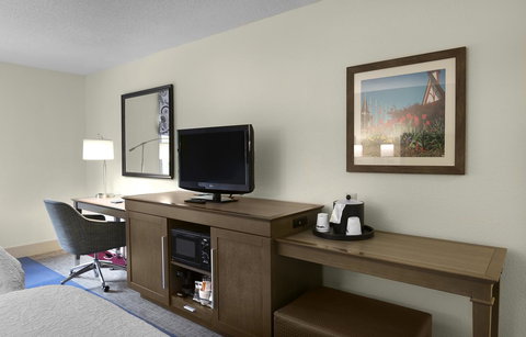 Hampton Inn Helen - Swimm 20