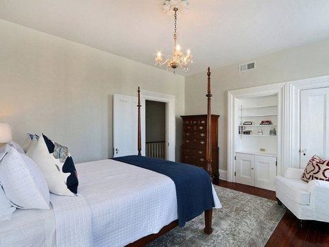 Southern Jewel Main House - Renee 11