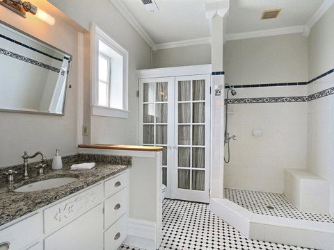 Southern Jewel Main House - Renee 5