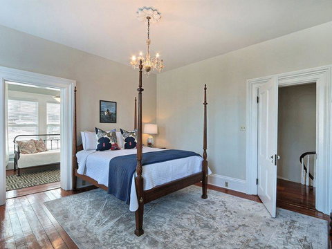 Southern Jewel Main House - Renee 10