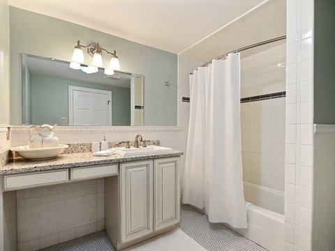 Southern Jewel Main House - Renee 6